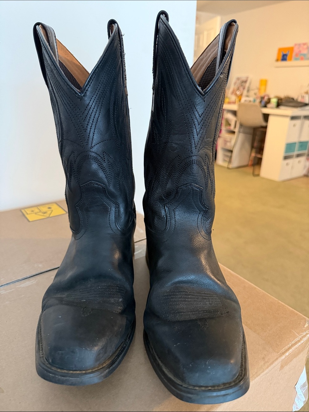Cody James 10.5d Men's Black Western Cowboy Boots - Classic Pull-On Style